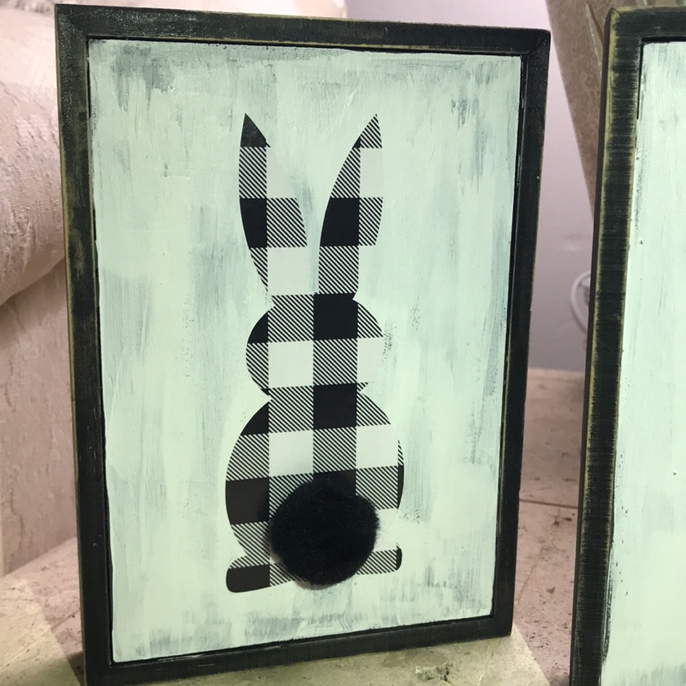 🎉🎉 CLOSET CLEAR OUT 🎉🎉Farmhouse Pair of Bunnies - Picture 3 of 4